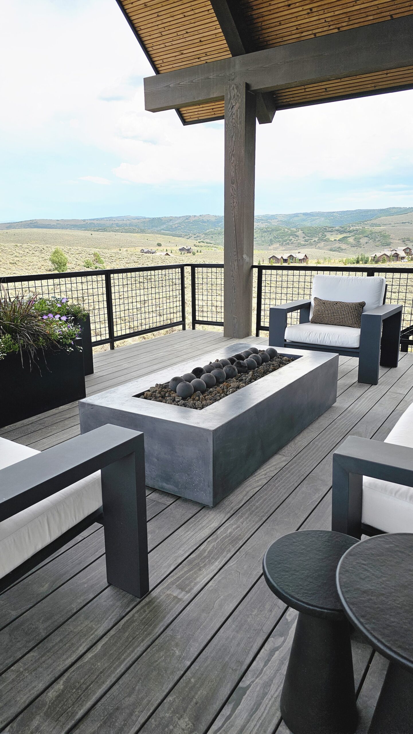 Wasatch fire pit table